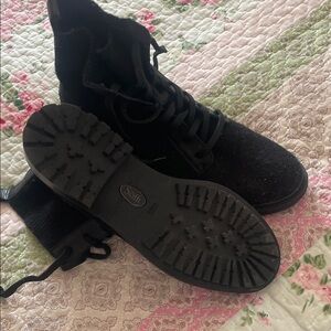 Sofft Black Lace-Up Ankle Boots